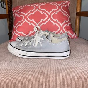 Size 8 converse